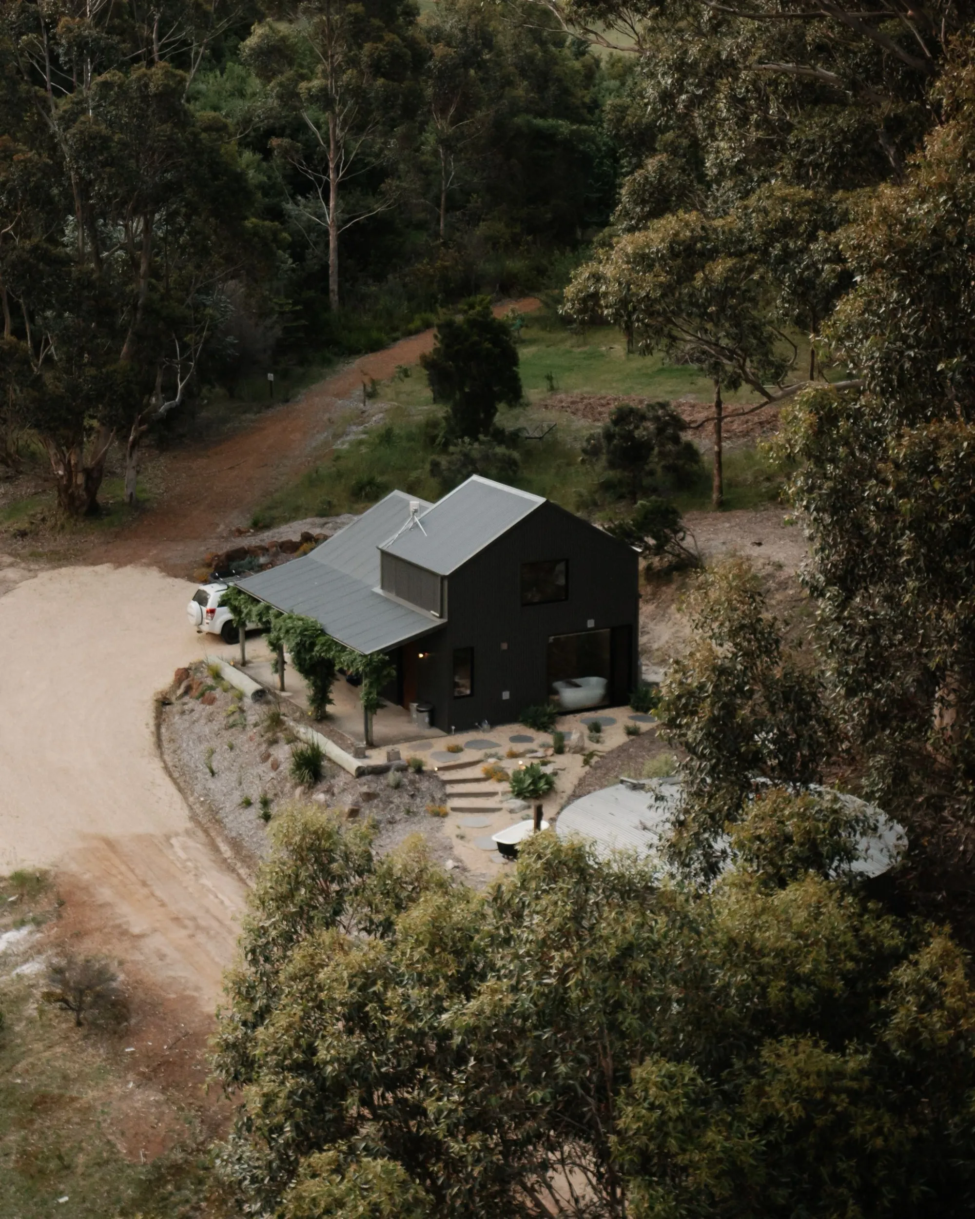 Stillwood Retreat by Studio Atelier. Photography by Rachel Claire, Jarrad Seng, Tristan McKenzie & Ridhwaan Moola