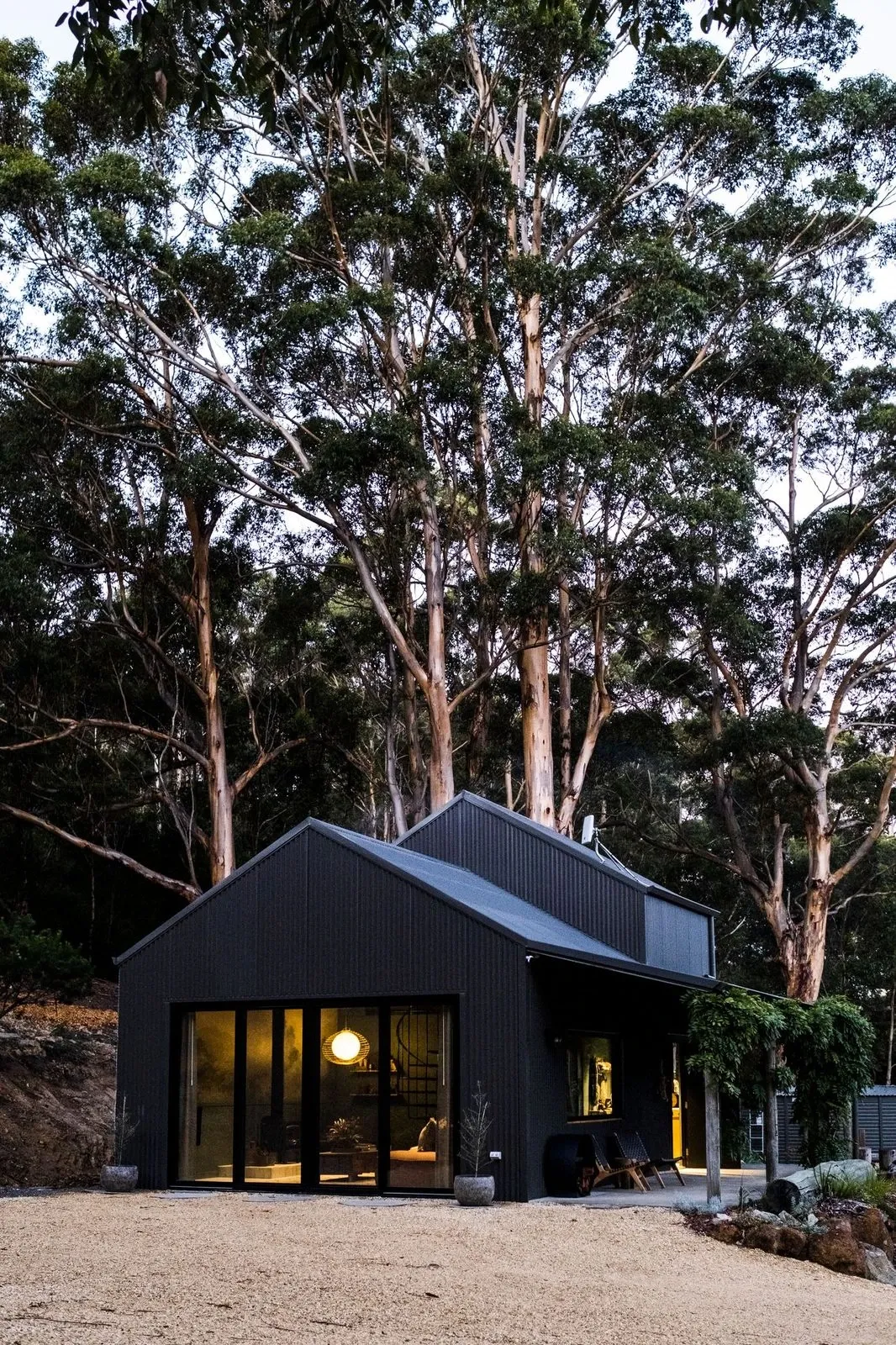 Stillwood Retreat by Studio Atelier. Photography by Rachel Claire, Jarrad Seng, Tristan McKenzie & Ridhwaan Moola