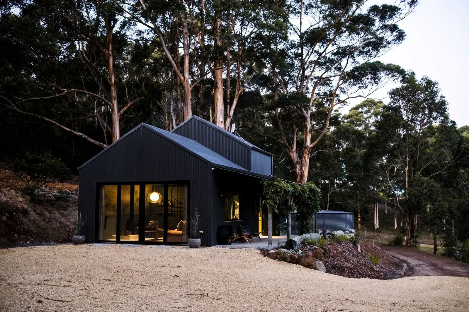 Stillwood Retreat by Studio Atelier. Photography by Rachel Claire, Jarrad Seng, Tristan McKenzie & Ridhwaan Moola