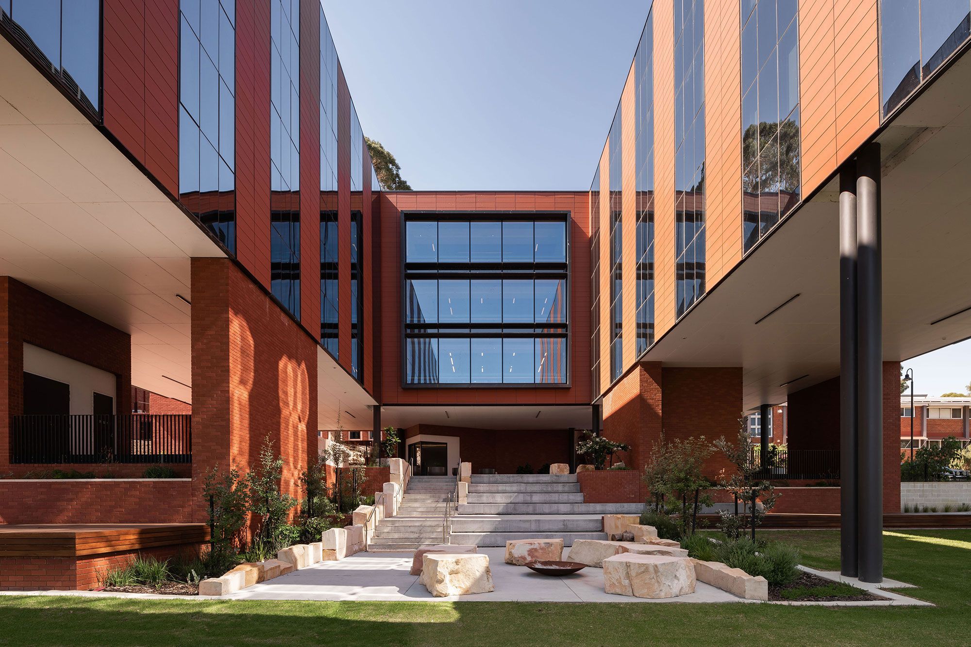 Guildford Grammar School courtyard