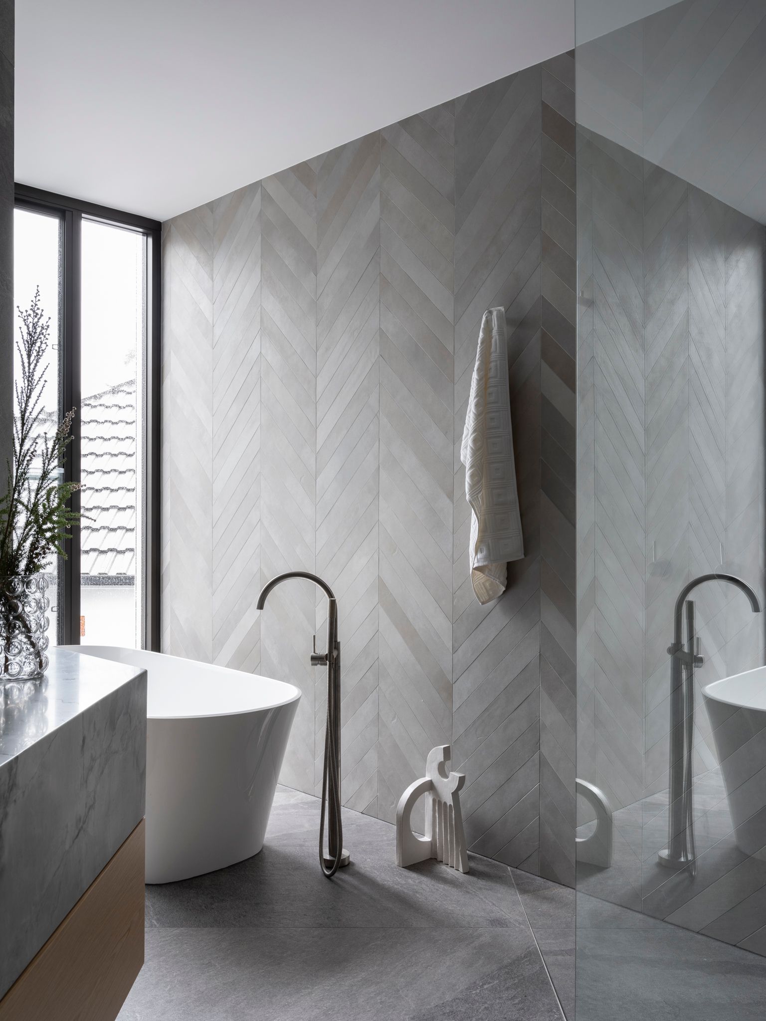 Bondi Beach House by Carla Middleton Architecture. Main bathroom, with views out to nature