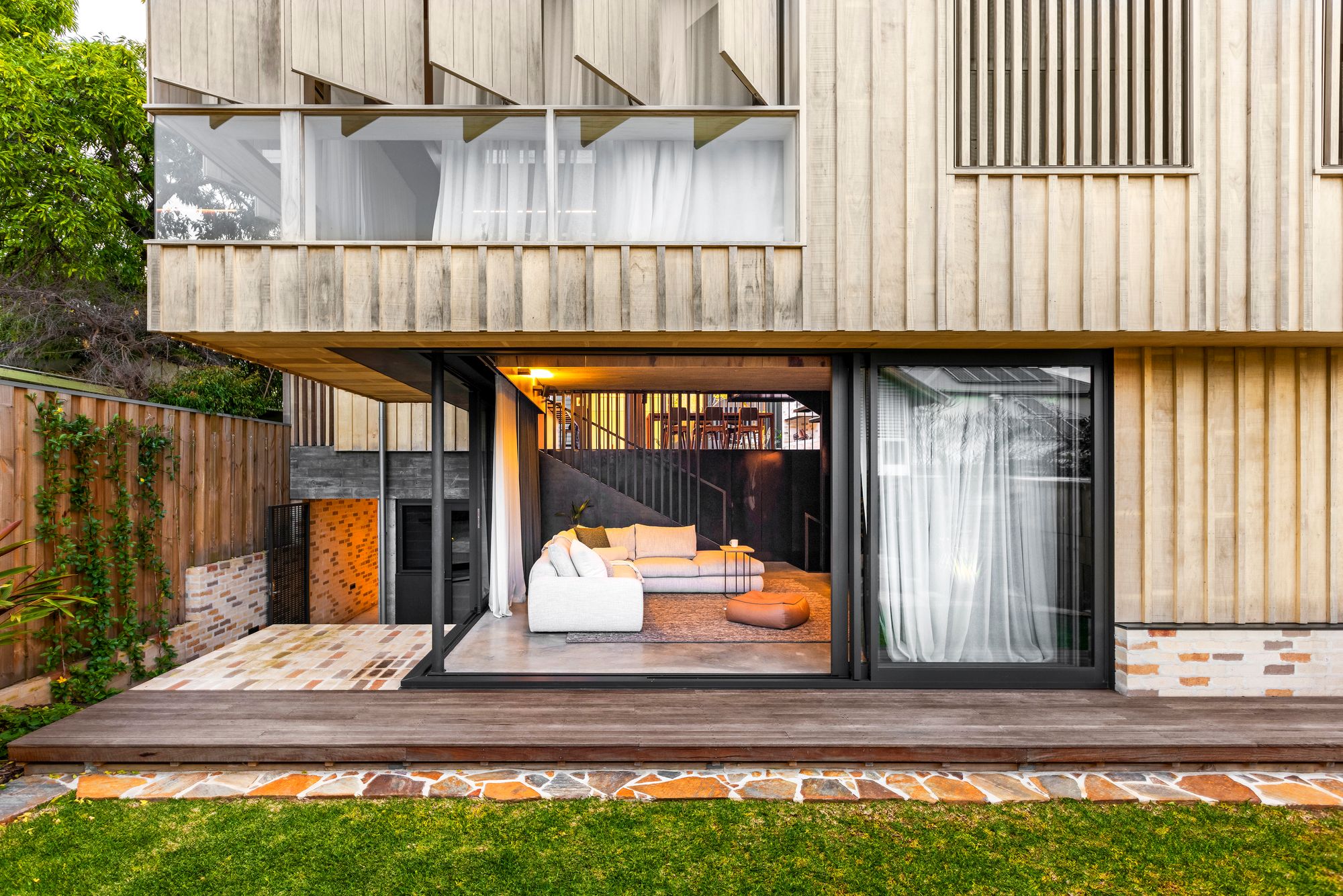 Higham Road by Philip Stejskal Architecture showing inside out nature of the house