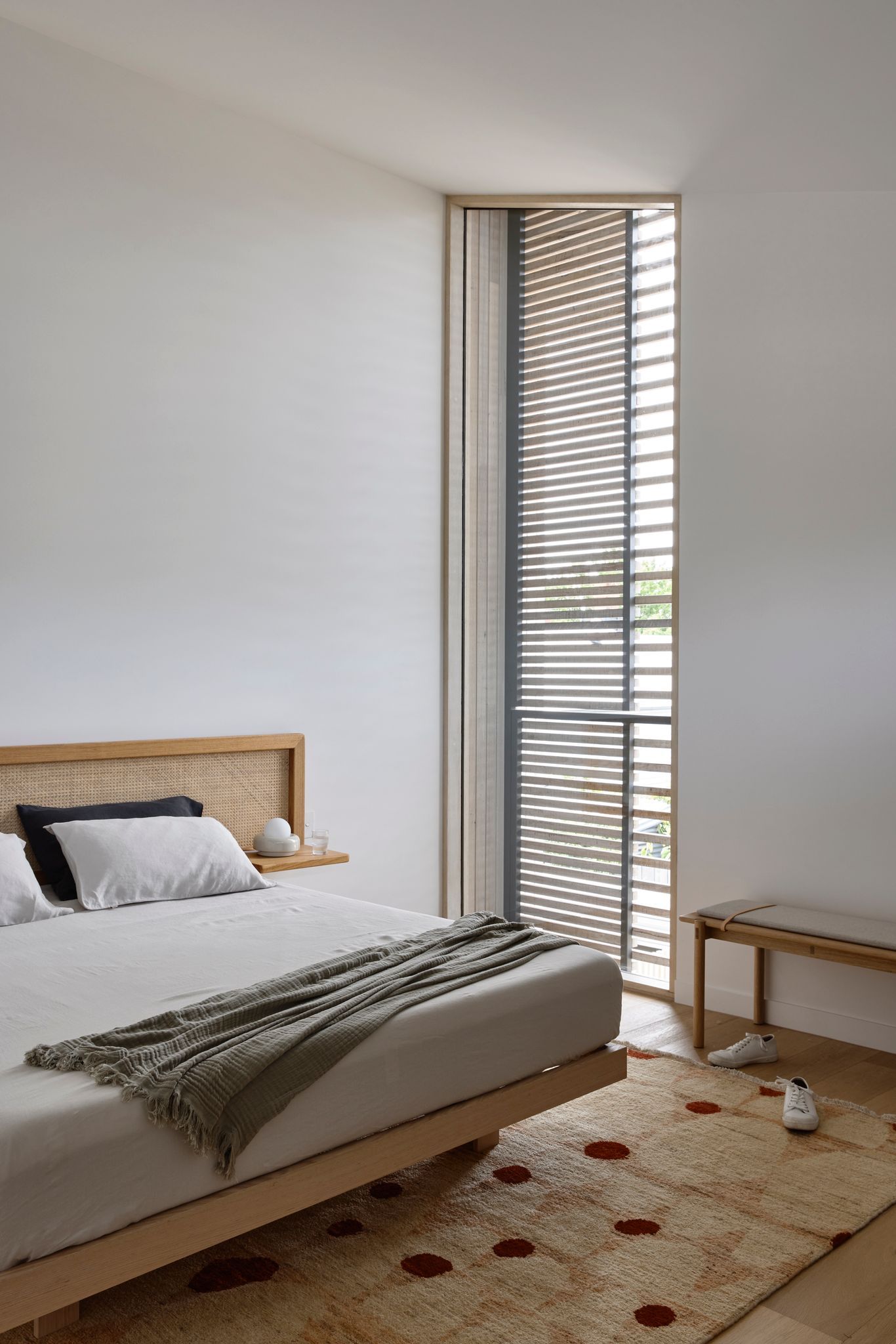 Silvertop House by Tom Robertson Architects. Master bedroom suite.