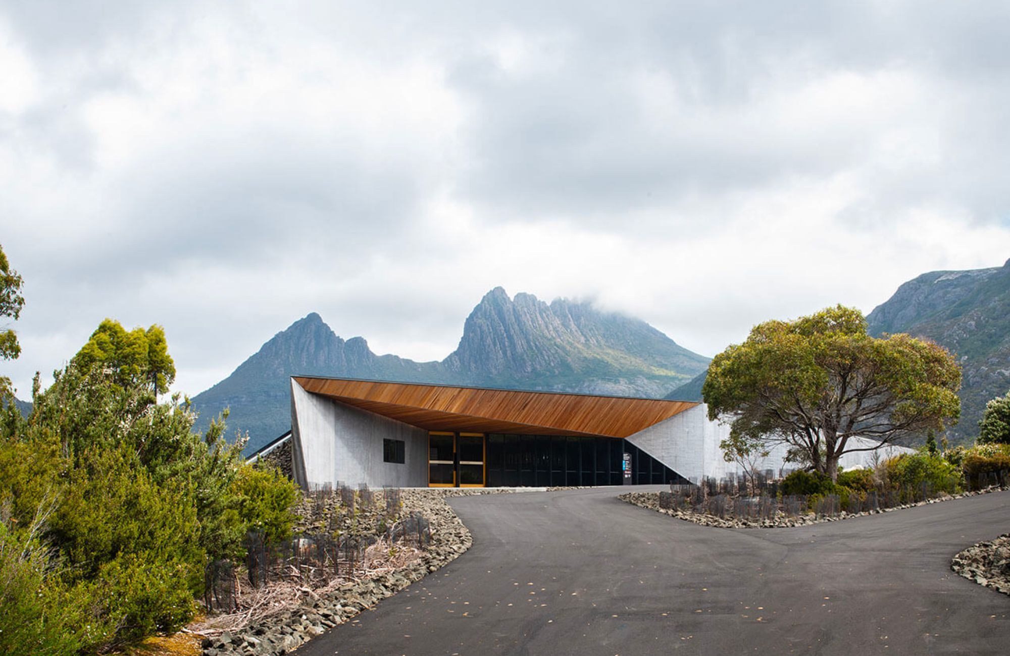 Dove Lake Viewing Shelter by Cumulus Studio showing building in landscape