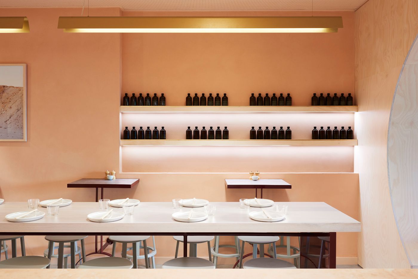 Workshop Bros by Studio Esteta featuring Intono Finish. Showing interior of dining space in restaurant 