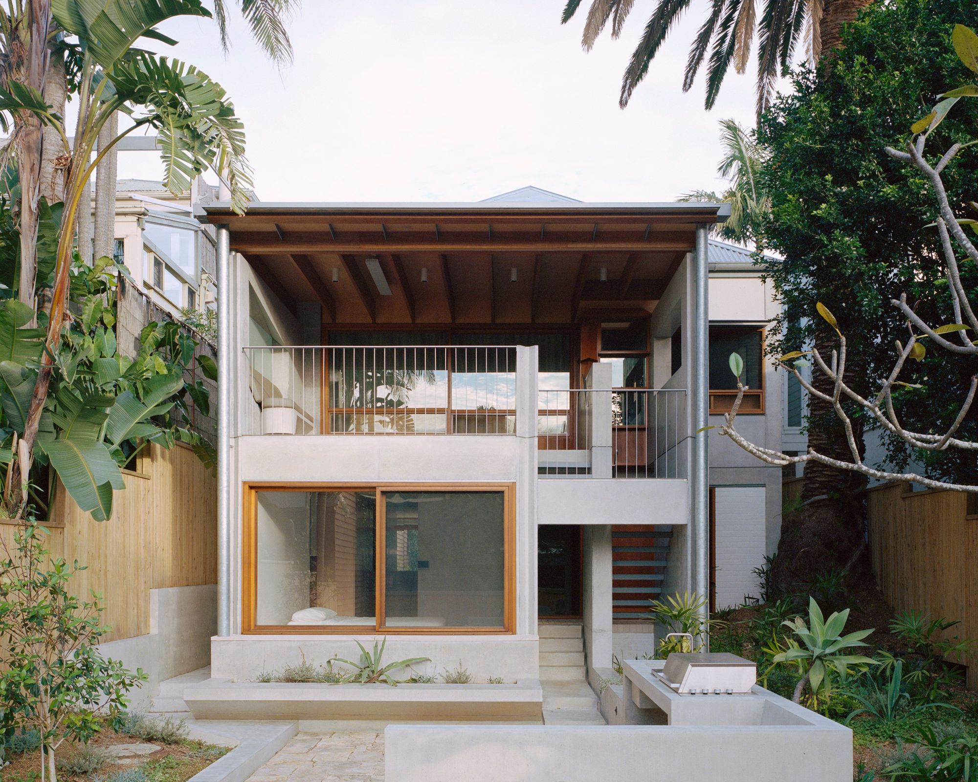 Lee House by Candalepas Associates. Rear extension view, opening up to courtyard. 