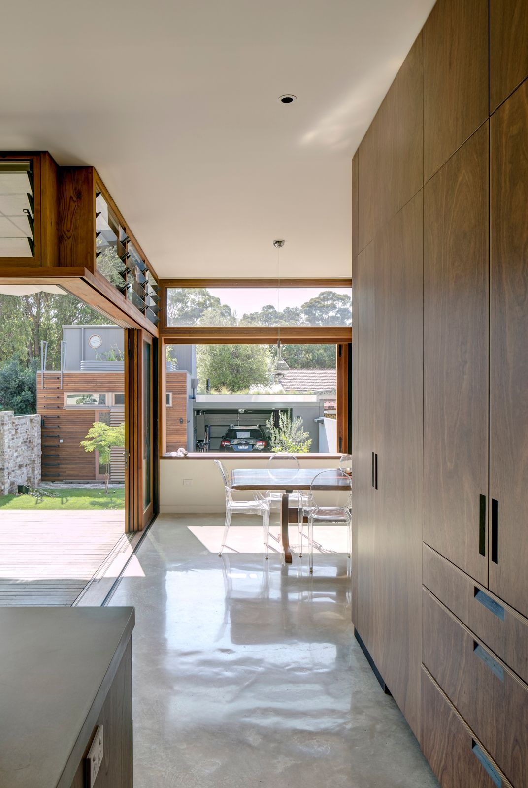 Sky House by Marra+Yeh Architects interior view looking out to backyard