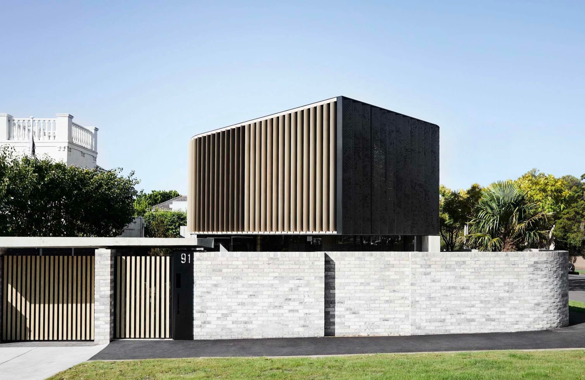 The Split Home by Seidler Group showing the street view of the house