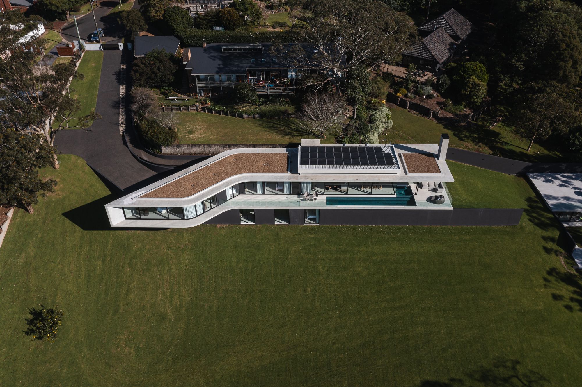 Cliffhanger by Joe Adsett Architects showing an aerial view of the home