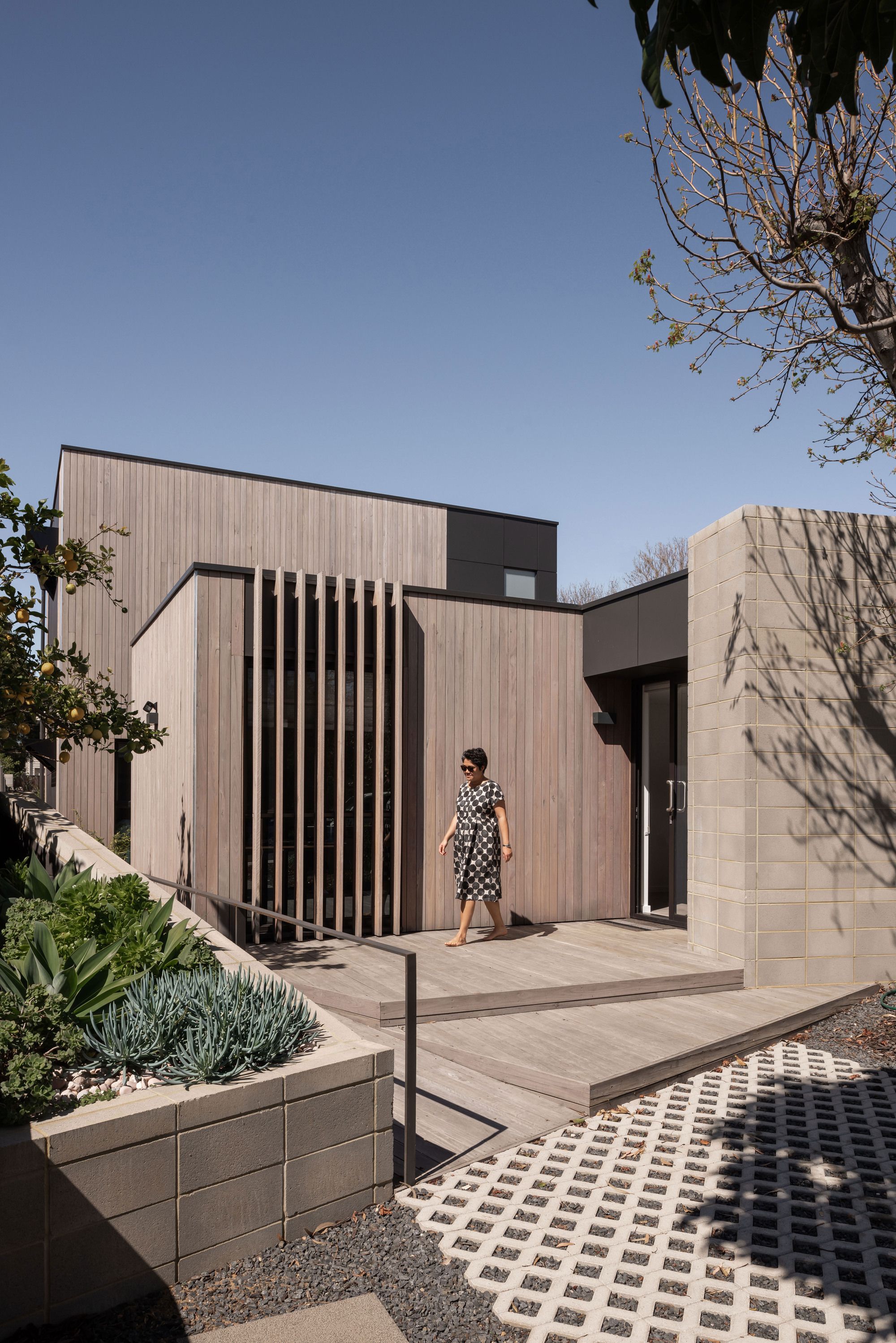 Mosman Park House by Robeson Architects showing exterior of the entry to the house