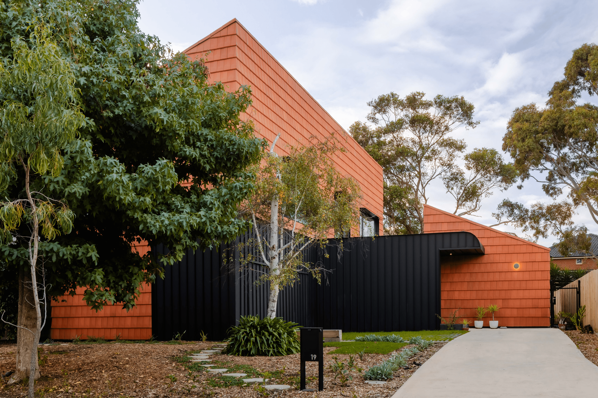 Mahogany House by R Architecture. Photography by Chris Murray.