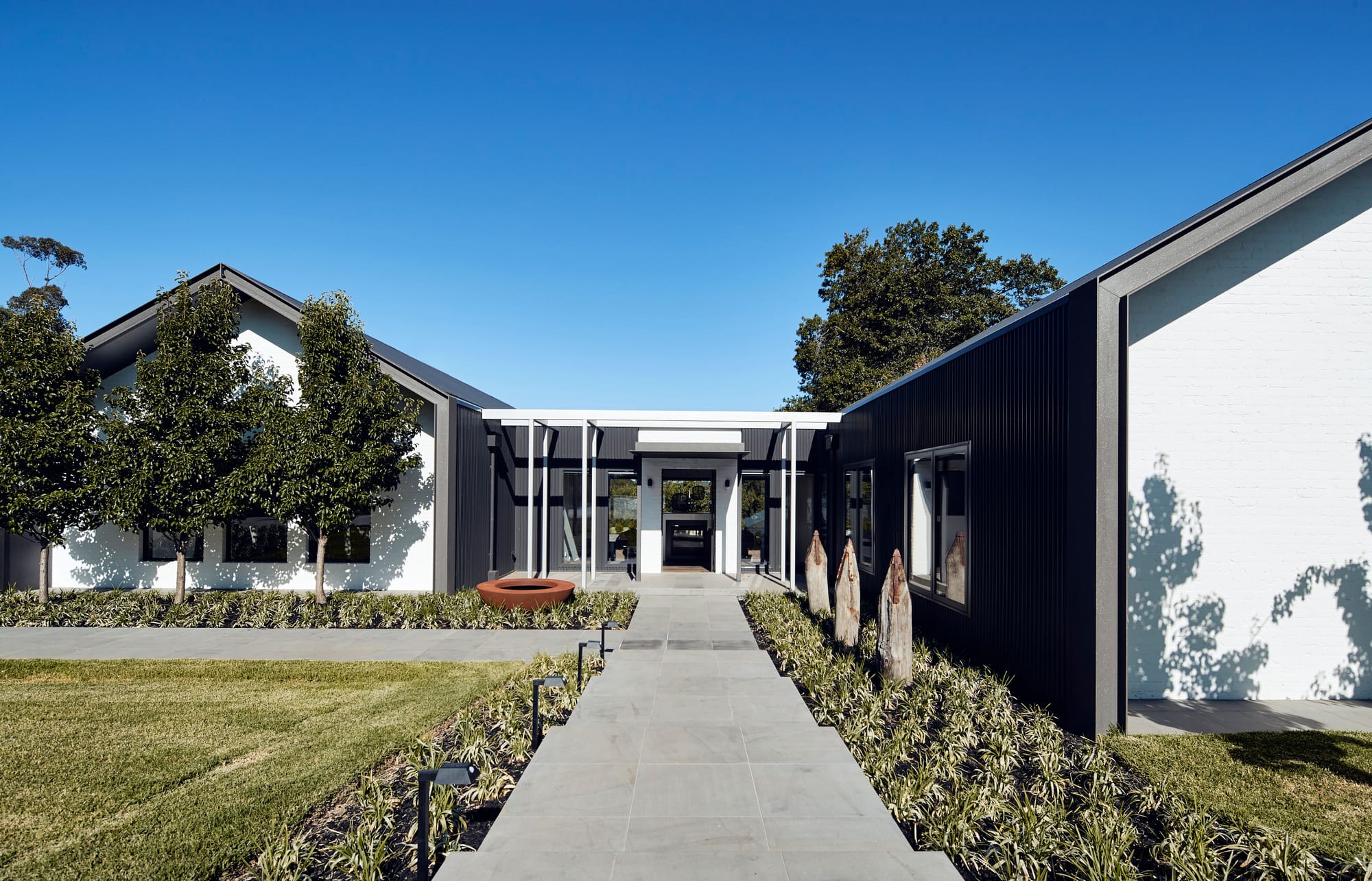 Berwick House in Silhouette by Andever Architecture. Photography by Peter Bennetts. 