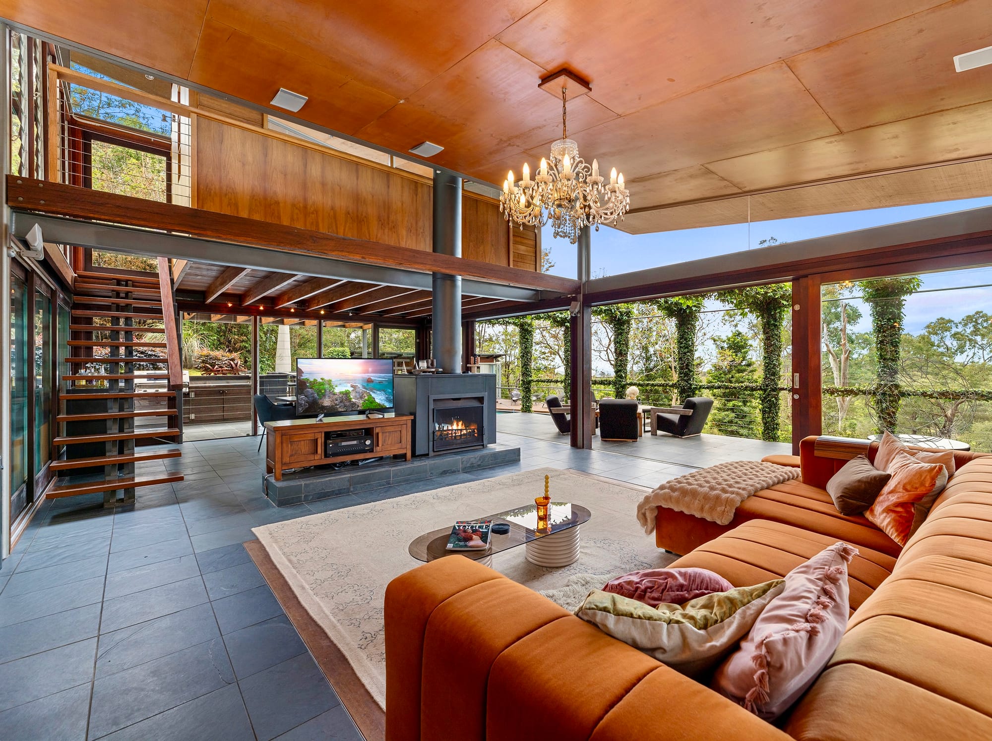 Dadirri Retreat showing the open living room with high ceilings