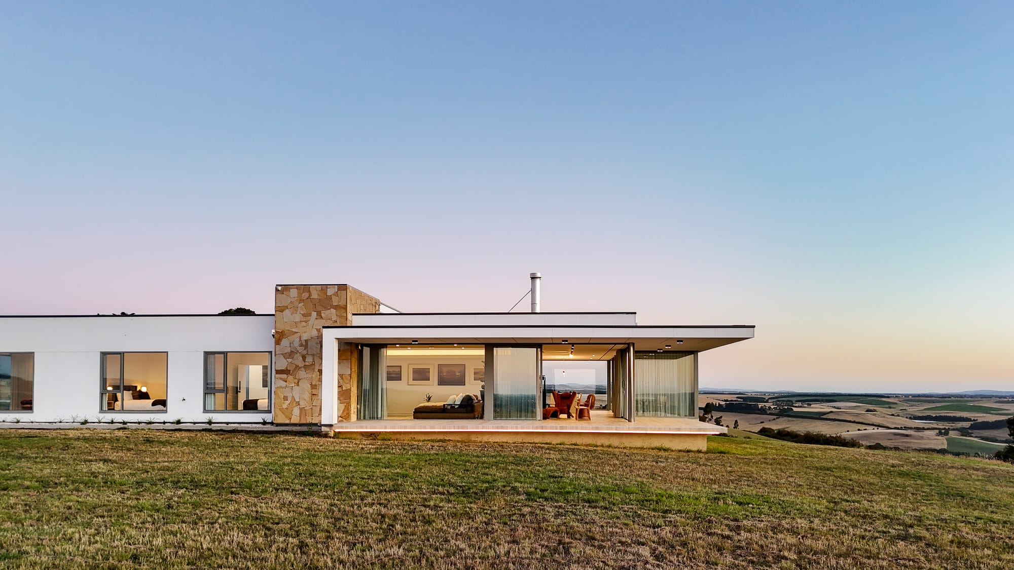 The Cloud at Sen Vineyard showing the cantilevered roof and overlooking the vineyards.