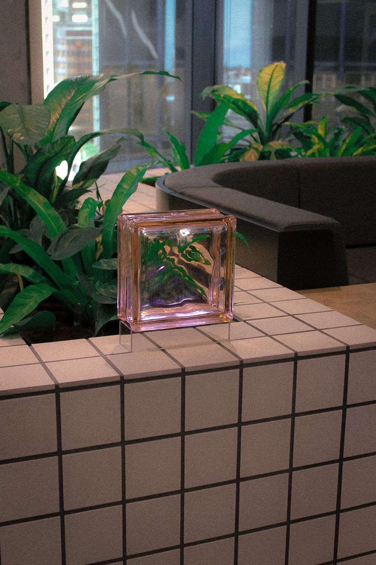 Blush Bloc lamp in Wave glass on a mirror base