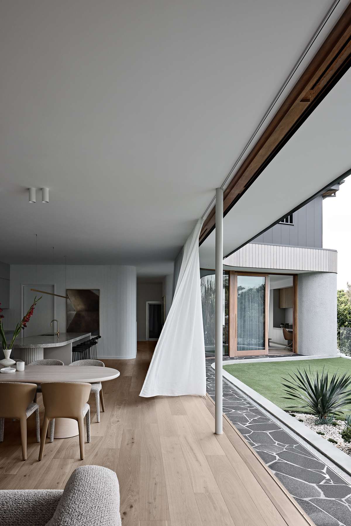 Amiri Courtyard House by Kelder Architects showing inside / outside connection