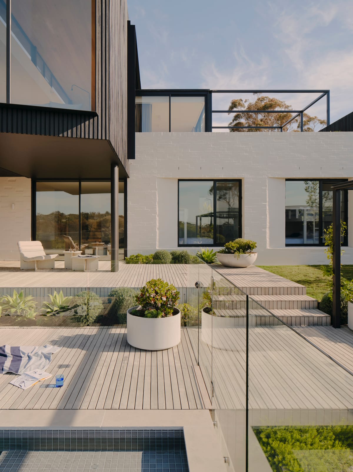 Courtside House by Tom Robertson Architects. Photography by Tom Ross. Exterior read facade of modern home